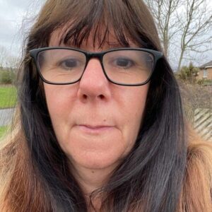 Mrs Zoe Barnes